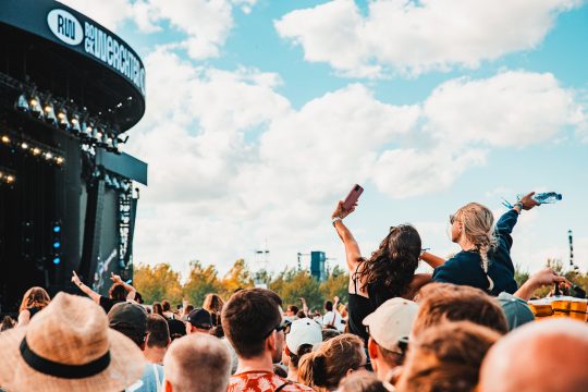 Publikum vor der Bühne bei Rock Werchter 2024