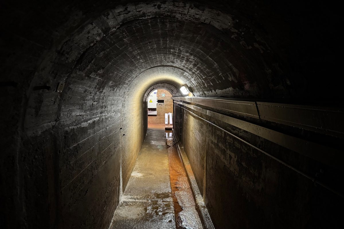 Durchgang in der Staumauer