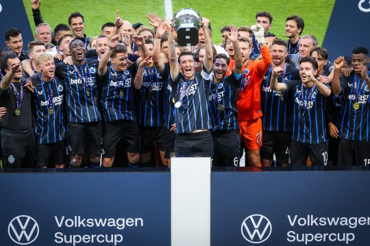 Die Spieler von Club Brügge bejubeln den 18. Supercup-Erfolg ihres Vereins