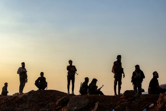 Syrische Soldaten stehen Wache in Sweida