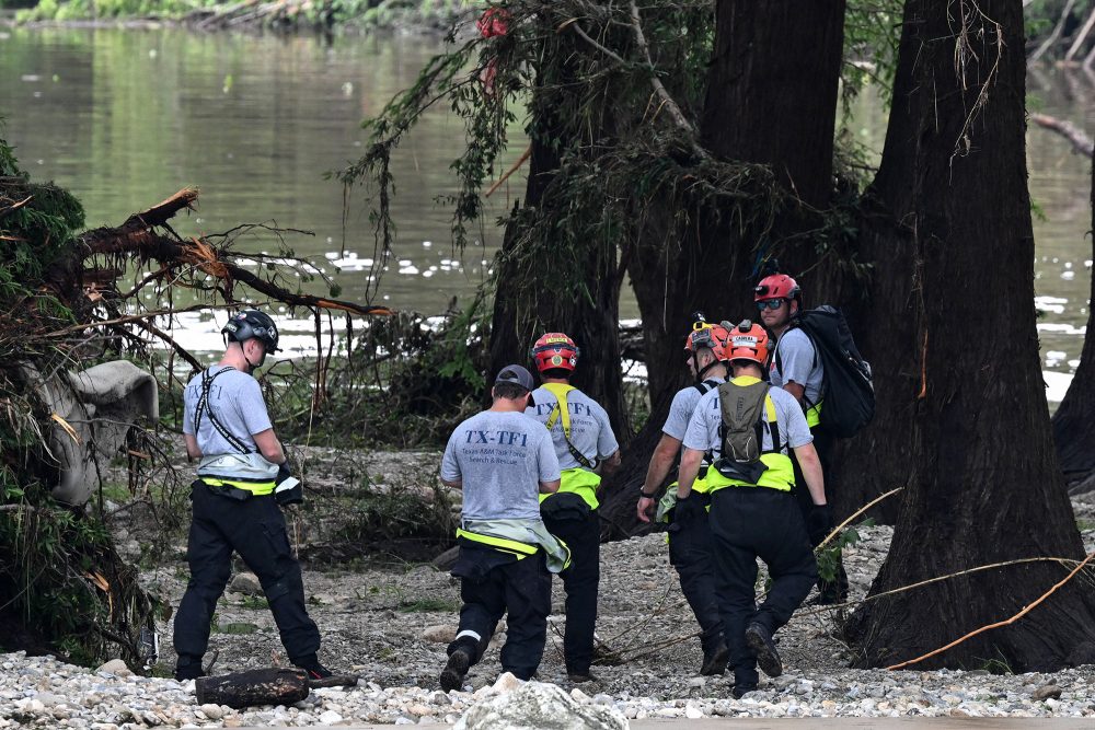 Nach der Flut in Texas suchen Retter nach vermissten Kindern