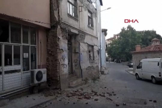 Schäden an Gebäuden nach dem Erdbeben in der Türkei