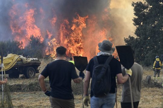 Feuer in Spanien wüten weiter