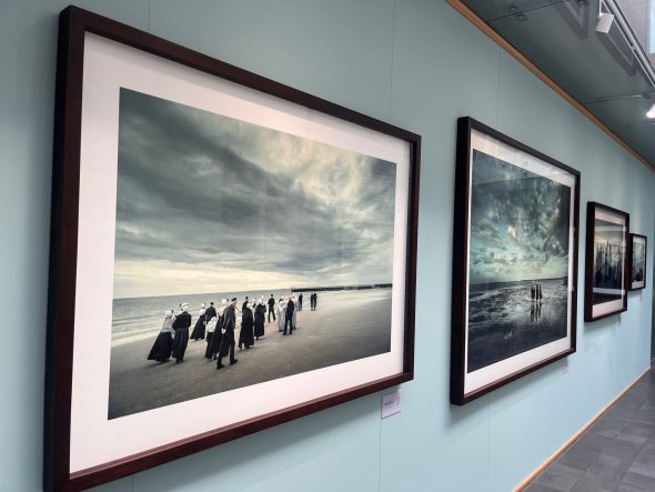 Werke aus der Ausstellung "Between the Sea and the Sky" - Jimmy Nelsons faszinierende Reise nach Zeeland