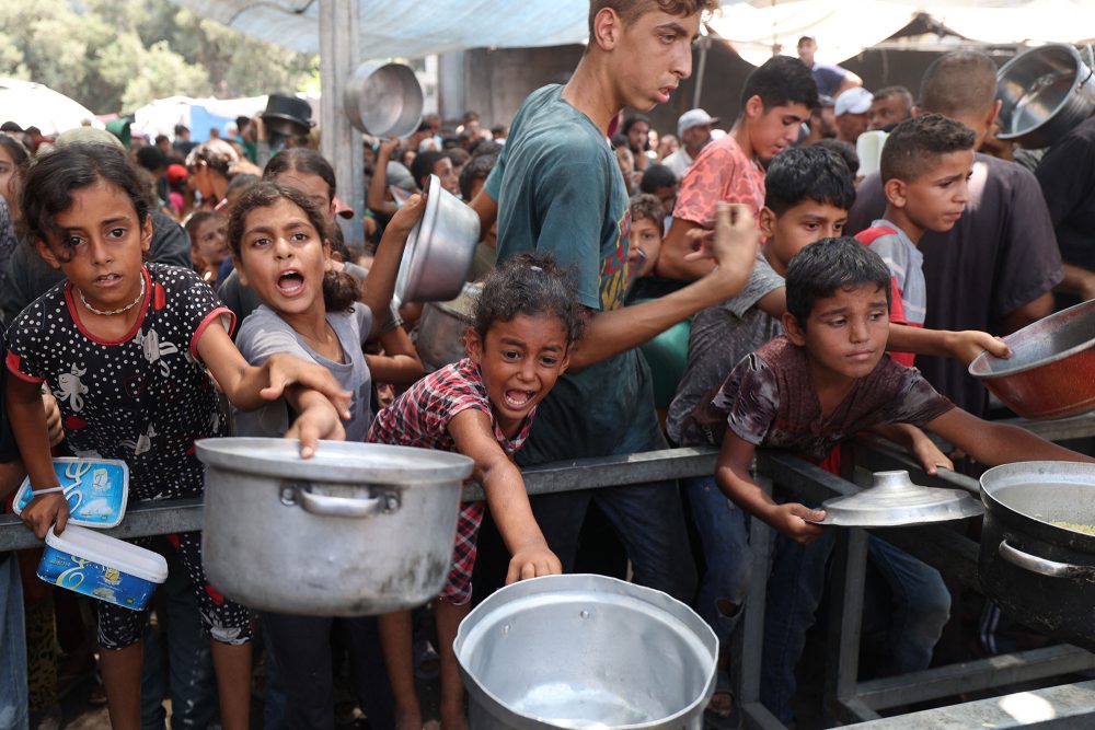 Kinder in Gaza versuchen, an Lebensmittel gelangen