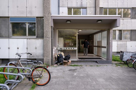 Eingang zu dem Gebäude i Gent, in dem der ÖSHZ-Mitarbeiter ermordet wurde