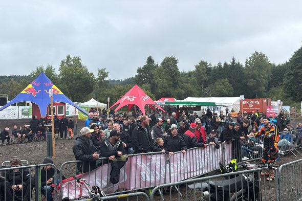 Das Hillclimbing lockte auch in diesem Jahr viele Fahrer und Fans nach Andler