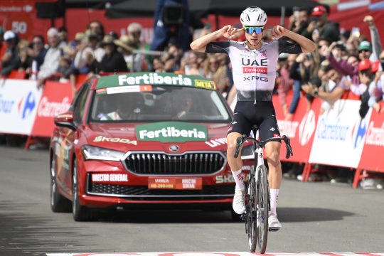 Juan Ayuso bei der Zielankunft in Cerler
