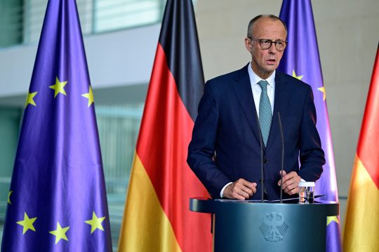 Der deutsche Bundeskanzler Friedrich Merz bei einer Pressekonferenz