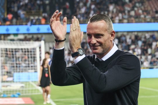 Club Brugges Cheftrainer Nicky Hayen applaudiert