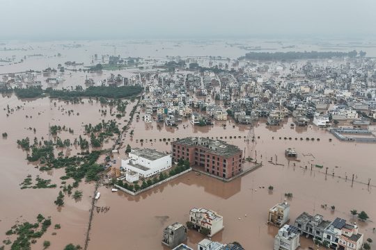In Lahore, der Hauptstadt der pakistanischen Provinz Punjab, trat der Fluss Ravi über die Ufer