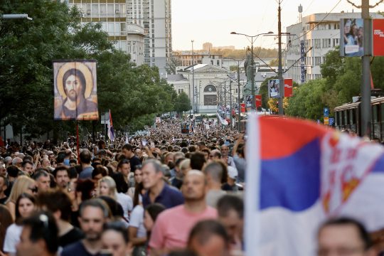 Proteste gegen die Vucic-Regierung in der serbischen Stadt Novi Sad am 1. August 2025