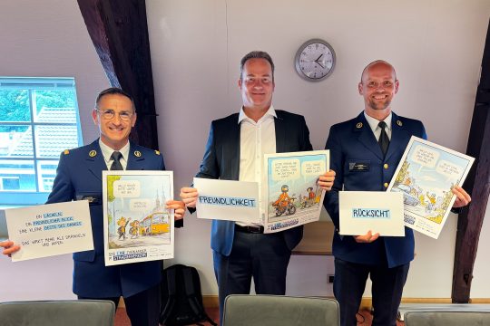 DG-Ministerpräsident Oliver Paasch (Mitte) mit den Zonenchefs Daniel Keutgen und Johannes Cremer