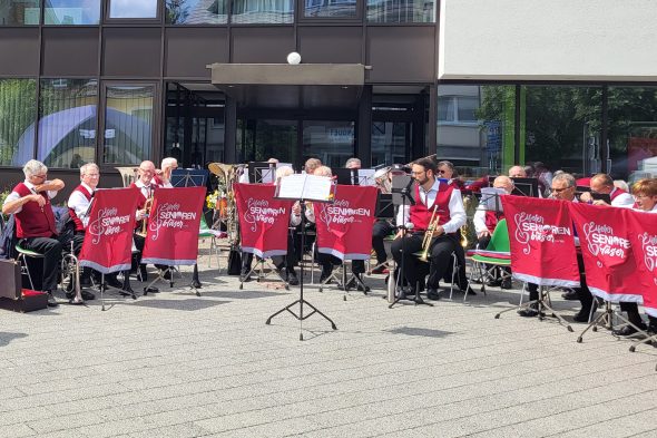 Musikverein beim Sommer-Trödelmarkt in St. Vith