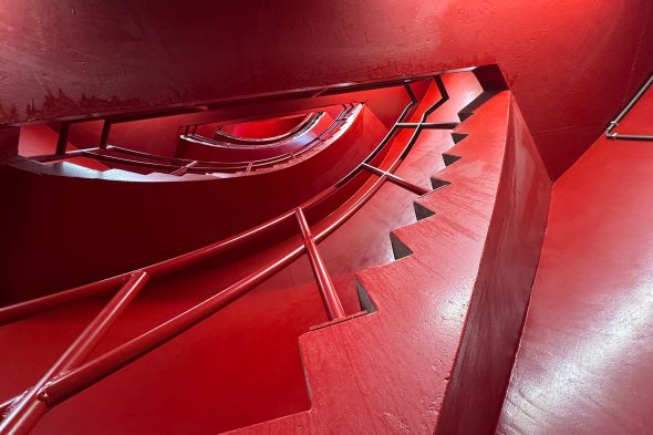 Treppe in der Trinkwasseraufbereitungsanlage der Eupener Wesertalsperre