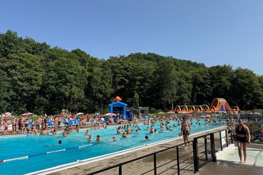 Viele Menschen im Wetzlarbad