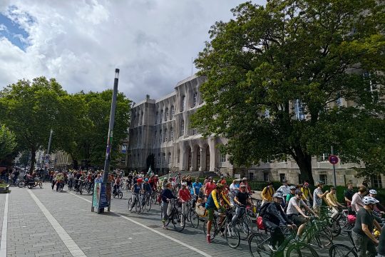 2.000 Menschen demonstrieren für die Mobilitätswende in Aachen