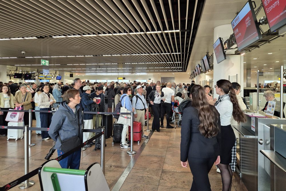 Check-In im Brüsseler Flughafen am Samstag