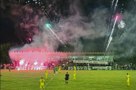 Amel gewinnt zum Jubiläum seiner Ultras gegen Weywertz