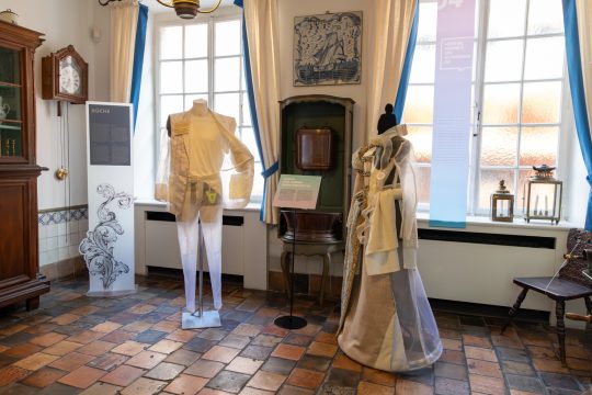 Theaterkleidung der Ausstellung im Couven-Museum Aachen