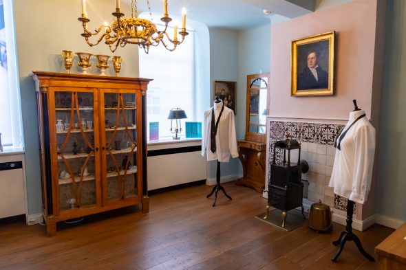 Theaterkleidung der Ausstellung im Couven-Museum Aachen
