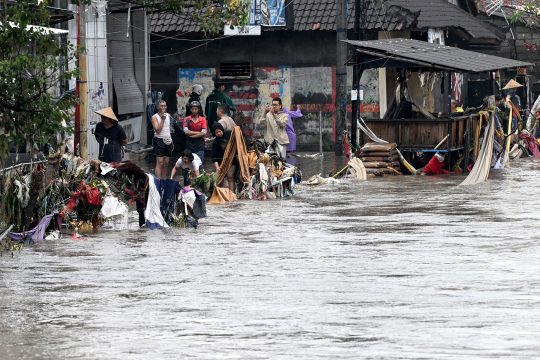 Überschwemmte Straße auf Bali