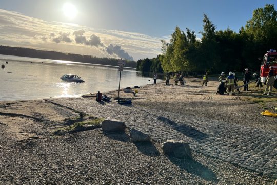 Auto im Blausteinsee in Eschweiler