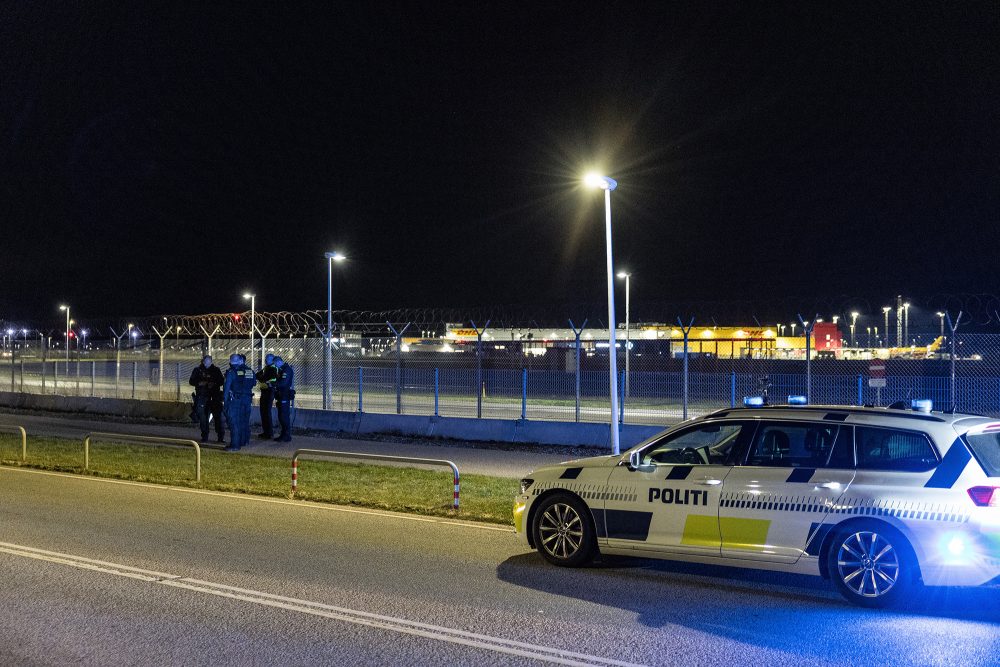 Dänische Polizei am Kopenhagener Flughafen