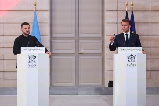 Wolodymyr Selenskyj und Emmanuel Macron in Paris