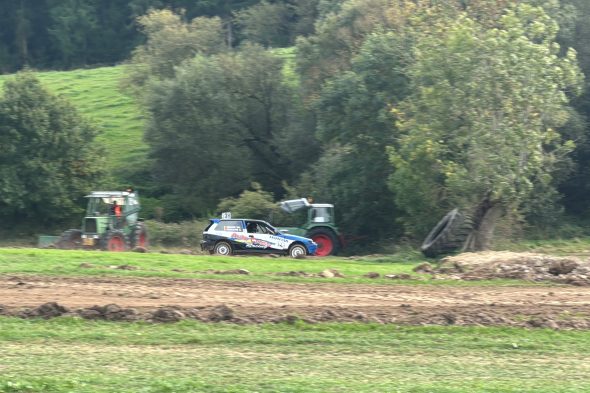 Eins der Autos der Familie Adams beim Autocross in Hombourg
