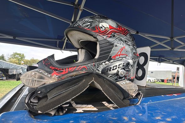 Helm der Familie Adams beim Autocross in Hombourg