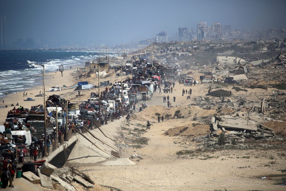 Palästinenser aus Gaza-Stadt unterwegs nach Al-Mawasi im Südwesten des Gazastreifens