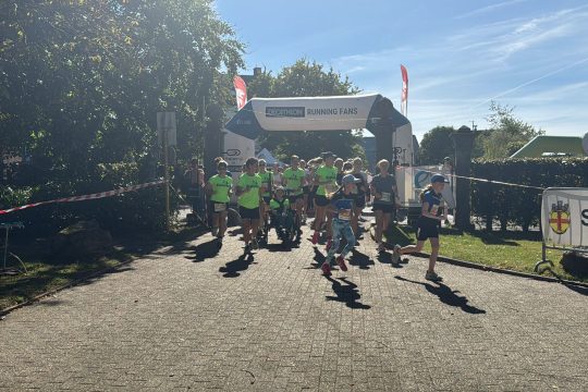 Mehr als 200 Teilnehmerinnen waren beim Ladies Run in Kettenis am Start