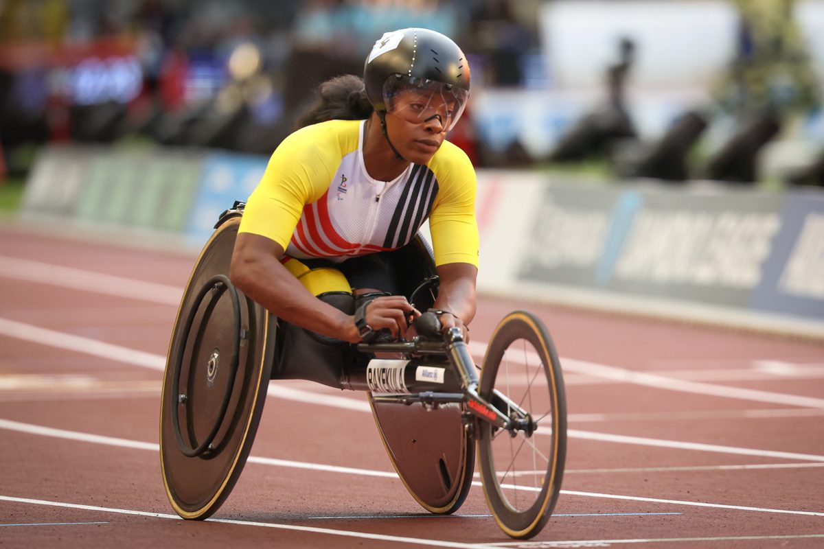 Para-Leichtathletin Léa Bayekula