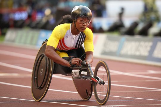 Para-Leichtathletin Léa Bayekula