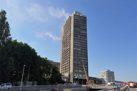 Feuerwehr im Einsatz am Lütticher "Tour Kennedy" im Juni 2024