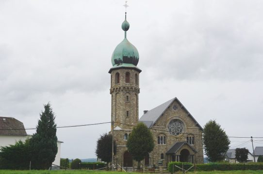 Der Kirchturm in Medell muss instand gesetzt werden (Bild: Stephan Pesch/BRF)