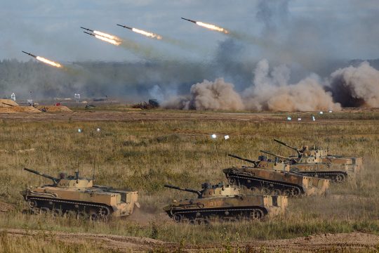 Soldaten aus Russland und Belarus bei einem gemeinsamen Manöver 2021