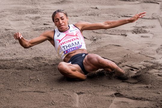 Nafi Thiam beim Weitsprung