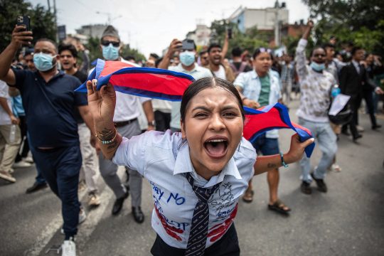 Eine Demonstrantin in Nepals Hauptstadt Kathmandu