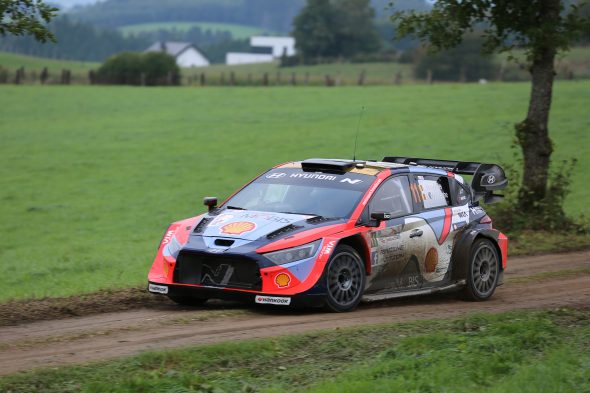 Thierry Neuville/Martijn Wydaeghe (Hyundai i20 Rally1) bei der East Belgian Rallye