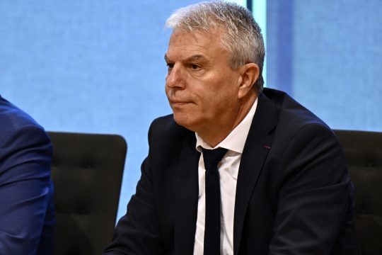 Gregor Freches (PFF) während der Plenarsitzung im Parlament der Deutschsprachigen Gemeinschaft am 22. September 2025