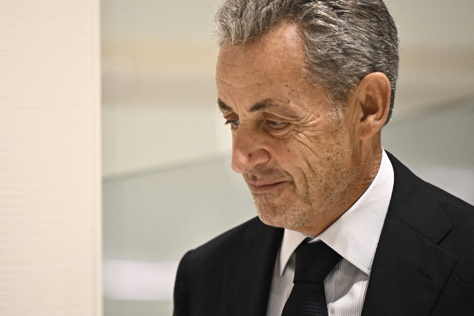 Der frühere französische Präsident Nicolas Sarkozy bei der Ankunft im Gericht