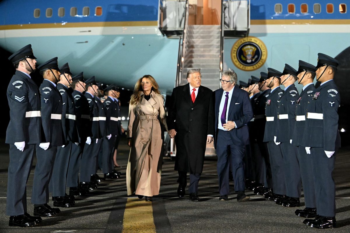 US-Präsident Trump und First Lady Melania bei der Ankunft am Flughafen Stansted Airport