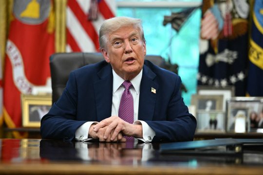 Donald Trump im Büro des US-Präsidenten im Weißen Haus