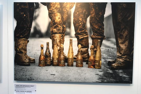 Gegenstände der Ausstellung "Flut – Juli 2021. Eine Katastrophe im Herzen von Europa" im Europaparlament