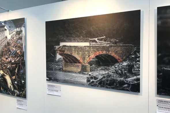 Gegenstände der Ausstellung „Flut – Juli 2021. Eine Katastrophe im Herzen von Europa“ im Europaparlament