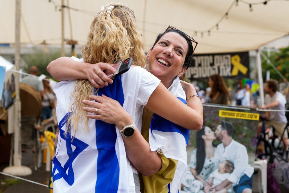 Angehörige der israelischen Geiseln feiern den Durchbruch