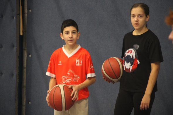 Die Jugendlichen sind mit Begeisterung bei der Sache