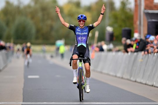 Lucinda Brand gewinnt den Kermiscross